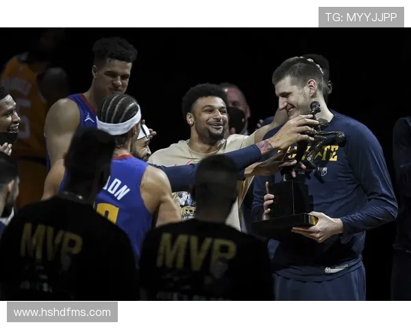 约基奇在马场被偶遇视频